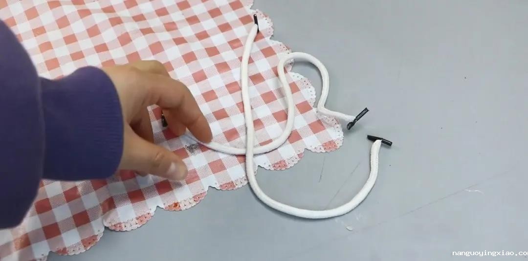 手提袋上的手提绳不要扔,还能这样用